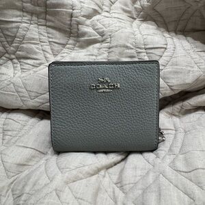 Coach glovetanned leather gray wallet